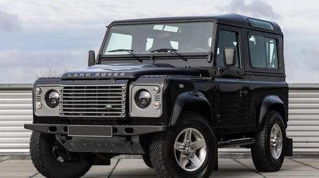 Land Rover Defender • 2012 • 83,000 km