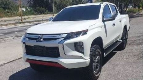 Mitsubishi L200 • 2019 • 80,000 km