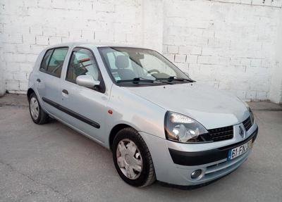 Renault Clio • 2002 • 200,000 km