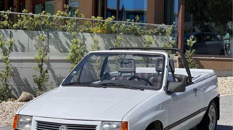 Opel Corsa • 1988 • 123,000 km