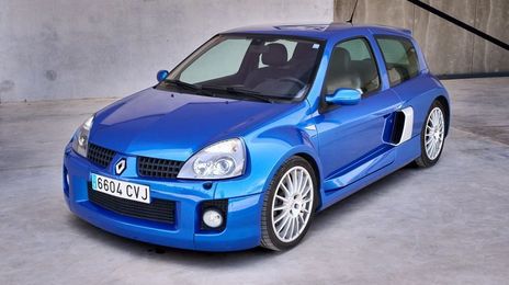 Renault Clio • 2004 • 42,000 km