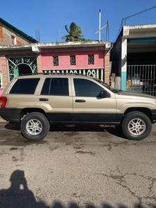 Jeep Cherokee • 2002 • 206,000 km