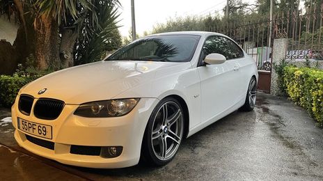 BMW 328i • 2009 • 200,000 km