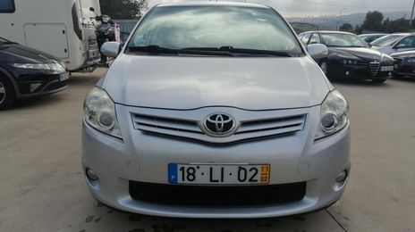 Toyota Yaris • 2011 • 28,000 km