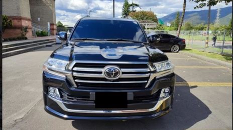 Toyota Land Cruiser • 2019 • 75,000 km