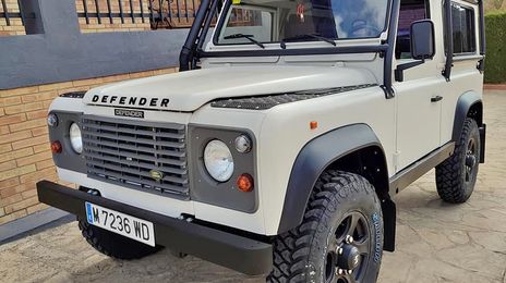 Land Rover Defender • 1998 • 173,000 km
