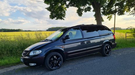 Chrysler Grand Voyager • 2001 • 221,524 km