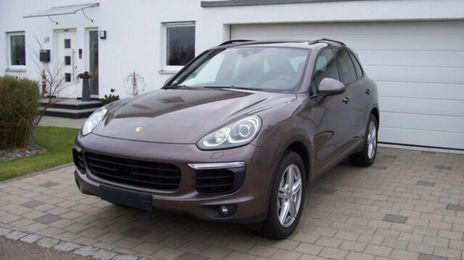 Porsche Cayenne • 2016 • 228,500 km