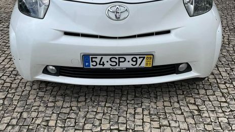 Toyota Auris • 2009 • 120,000 km