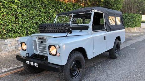 Land Rover Defender • 2002 • 50,000 km
