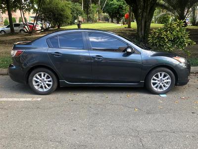 Mazda 3 • 2012 • 88,000 km
