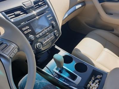 Nissan Altima • 2015 • 95,000 km