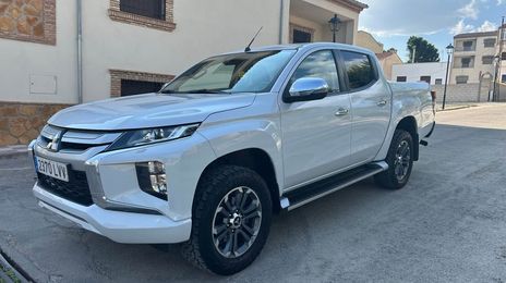 Mitsubishi L200 Pick up • 2022 • 99,900 km