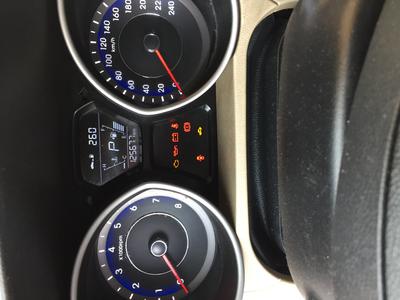 Hyundai Elantra • 2016 • 125,700 km