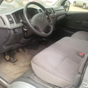 Toyota Hiace • 2010 • 40,938 km