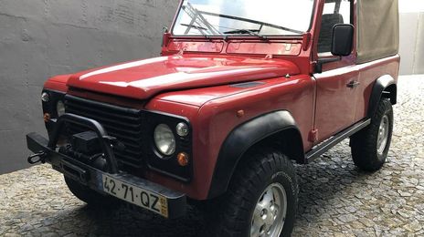 Land Rover Defender • 2001 • 120,752 km