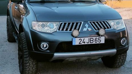 Mitsubishi L200 • 2010 • 190,000 km