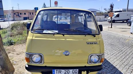 Toyota Hiace • 1981 • 120,000 km
