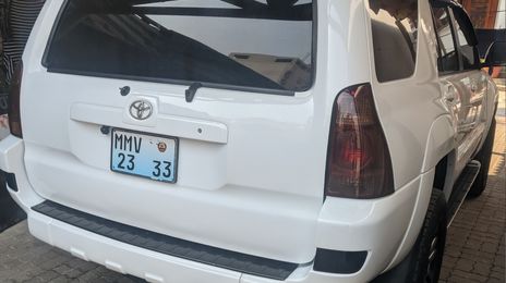 Toyota 4 Runner Limited • 2003 • 200,000 km