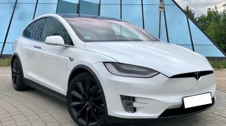 Tesla Model X • 2017 • 64,000 km