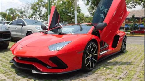 Lamborghini Aventador S • 2020 • 31,000 km