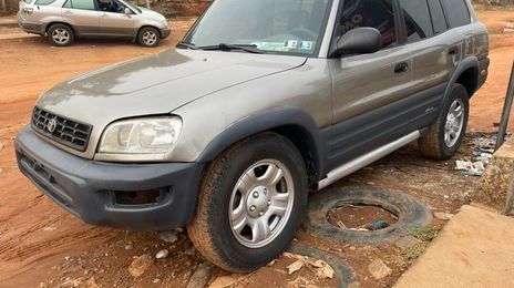 Toyota RAV4 • 2000 • 54 km