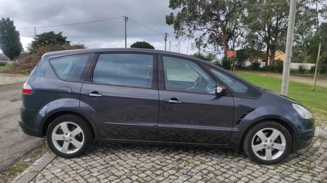 Ford S-Max • 2008 • 210,000 km