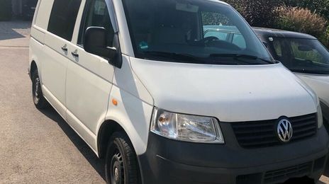 Volkswagen T5 • 2004 • 200,000 km