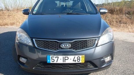 Kia Cee`d • 2009 • 179,999 km