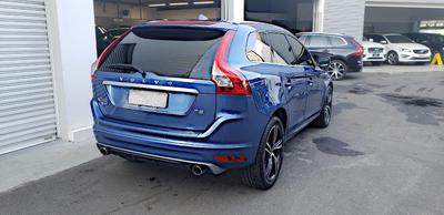 Volvo V60 • 2017 • 30,000 km