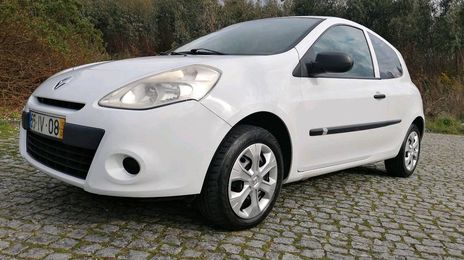Renault Clio • 2010 • 450,000 km