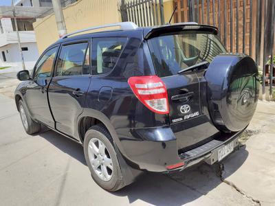 Toyota RAV4 • 2012 • 45,000 km