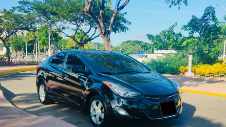 Hyundai Elantra • 2012 • 123,456 km