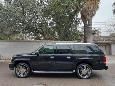 Cadillac Escalade ESV • 2004 • 180,000 km