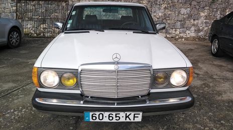 Mercedes-Benz E-320 • 1997 • 4,500 km