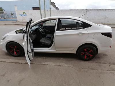 Hyundai Accent • 2014 • 240,000 km