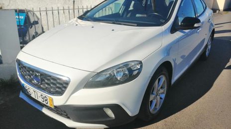 Volvo V40 • 2013 • 170,000 km