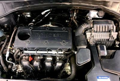 Hyundai Santa Fe • 2015 • 52,000 km