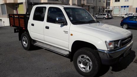 Toyota Hilux • 2000 • 400,000 km