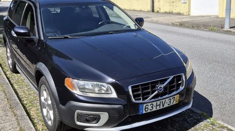 Volvo XC70 • 2009 • 184,000 km