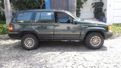 Jeep Cherokee • 1993 • 894,156 km