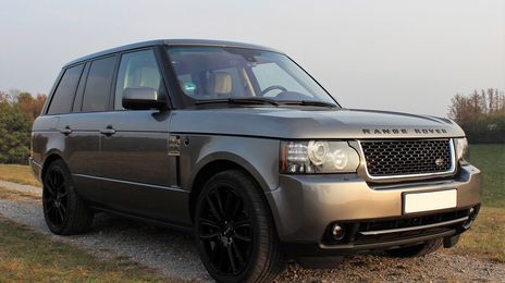 Land Rover Range Rover • 2010 • 181,000 km