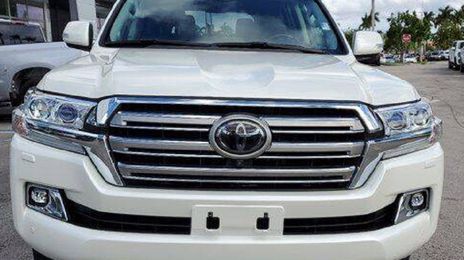 Toyota Land Cruiser • 2019 • 3,045 km