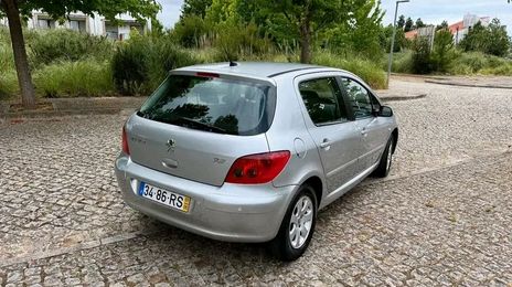 Peugeot 307 • 2001 • 257,000 km