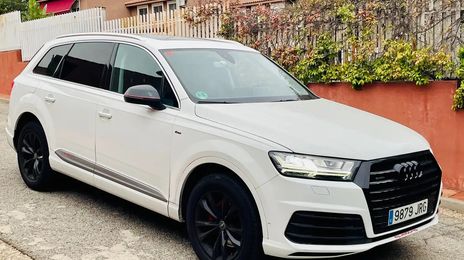 Audi Q7 • 2016 • 121,000 km