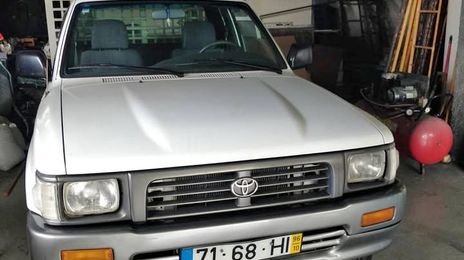 Toyota Hilux • 2009 • 110,000 km