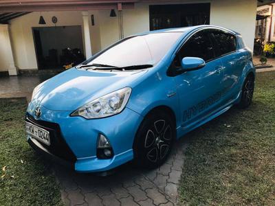 Toyota Prius • 2012 • 75,000 km