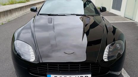 Aston Martin V8 Vantage • 2017 • 12,000 km