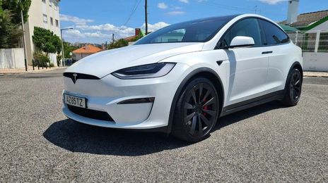 Tesla Model X • 2023 • 13,000 km