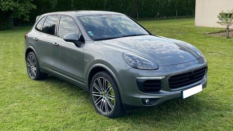 Porsche Cayenne • 2016 • 127,800 km